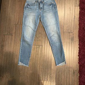 EUC Kenzie skinny jeans